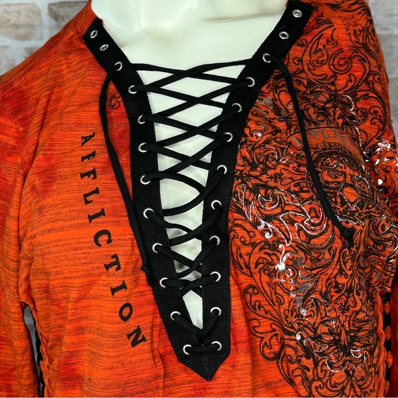 Affliction Women’s Graphic Long Sleeve Lace Up Top -Size: L/2XL -NWT - Picture 4 of 13